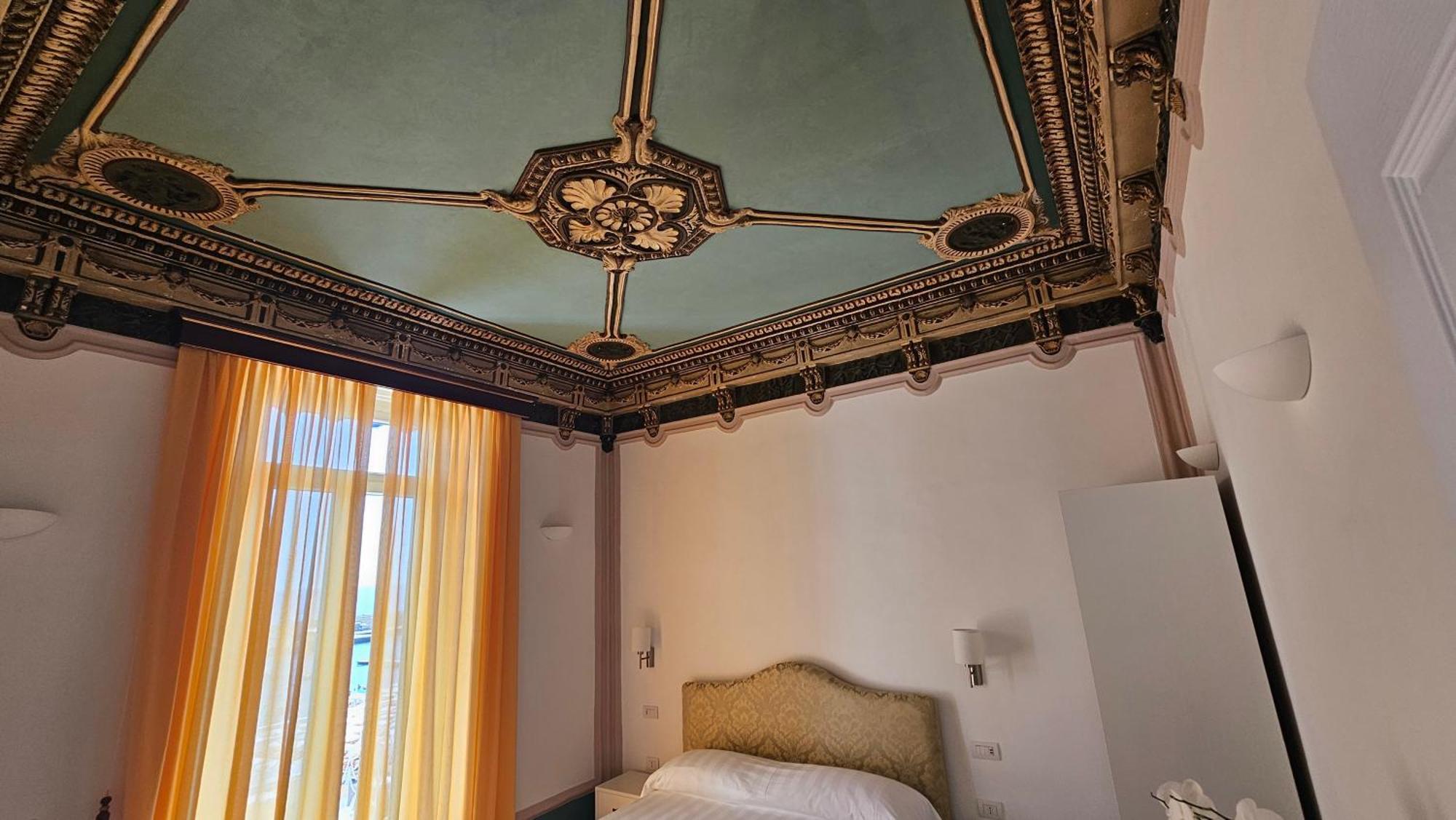 Galene - Beachfront In Costa D'Amalfi Maiori Ngoại thất bức ảnh