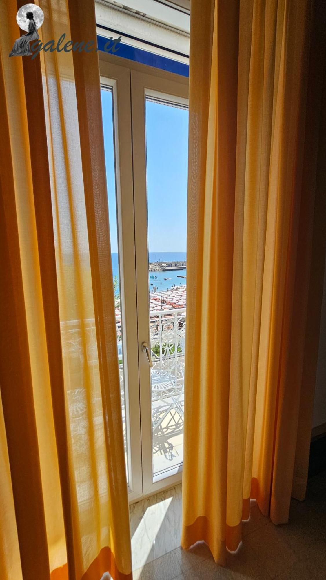 Galene - Beachfront In Costa D'Amalfi Maiori Ngoại thất bức ảnh