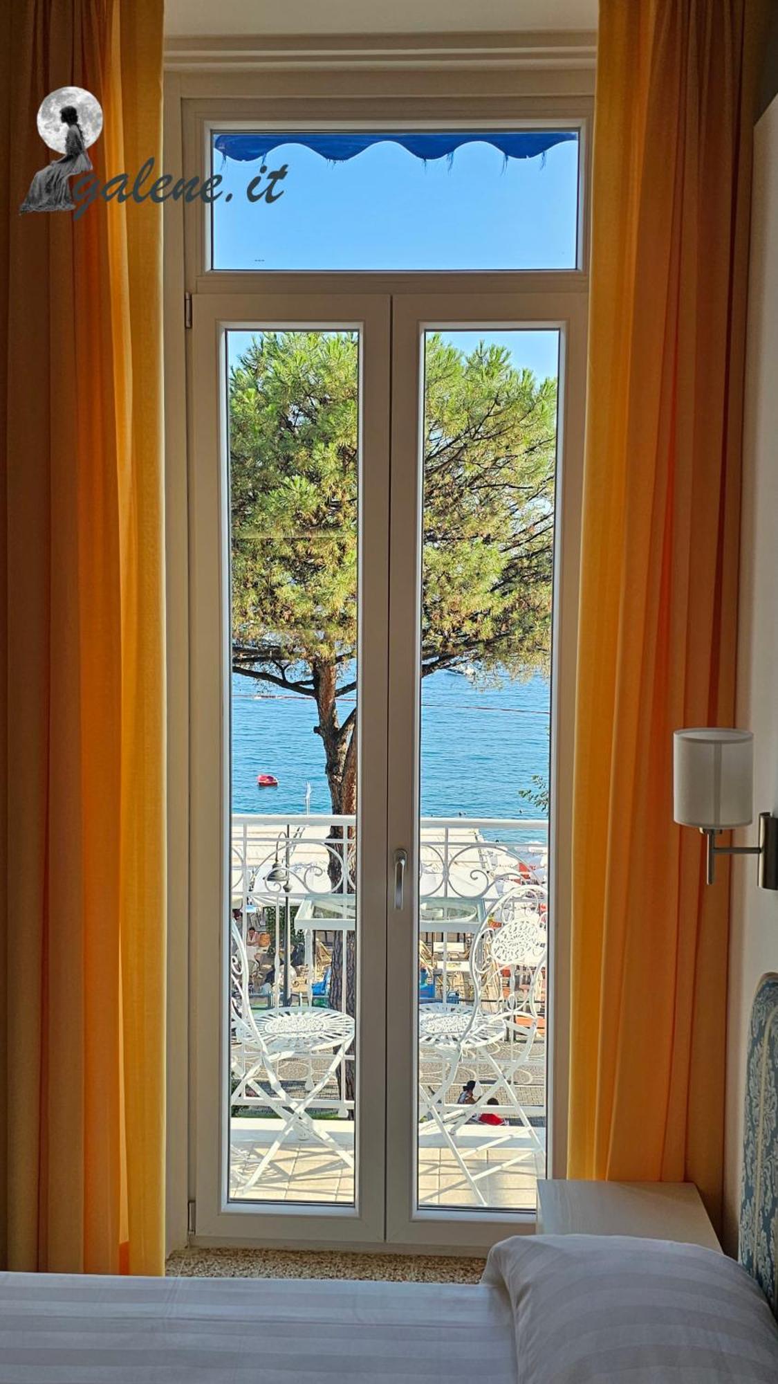 Galene - Beachfront In Costa D'Amalfi Maiori Ngoại thất bức ảnh