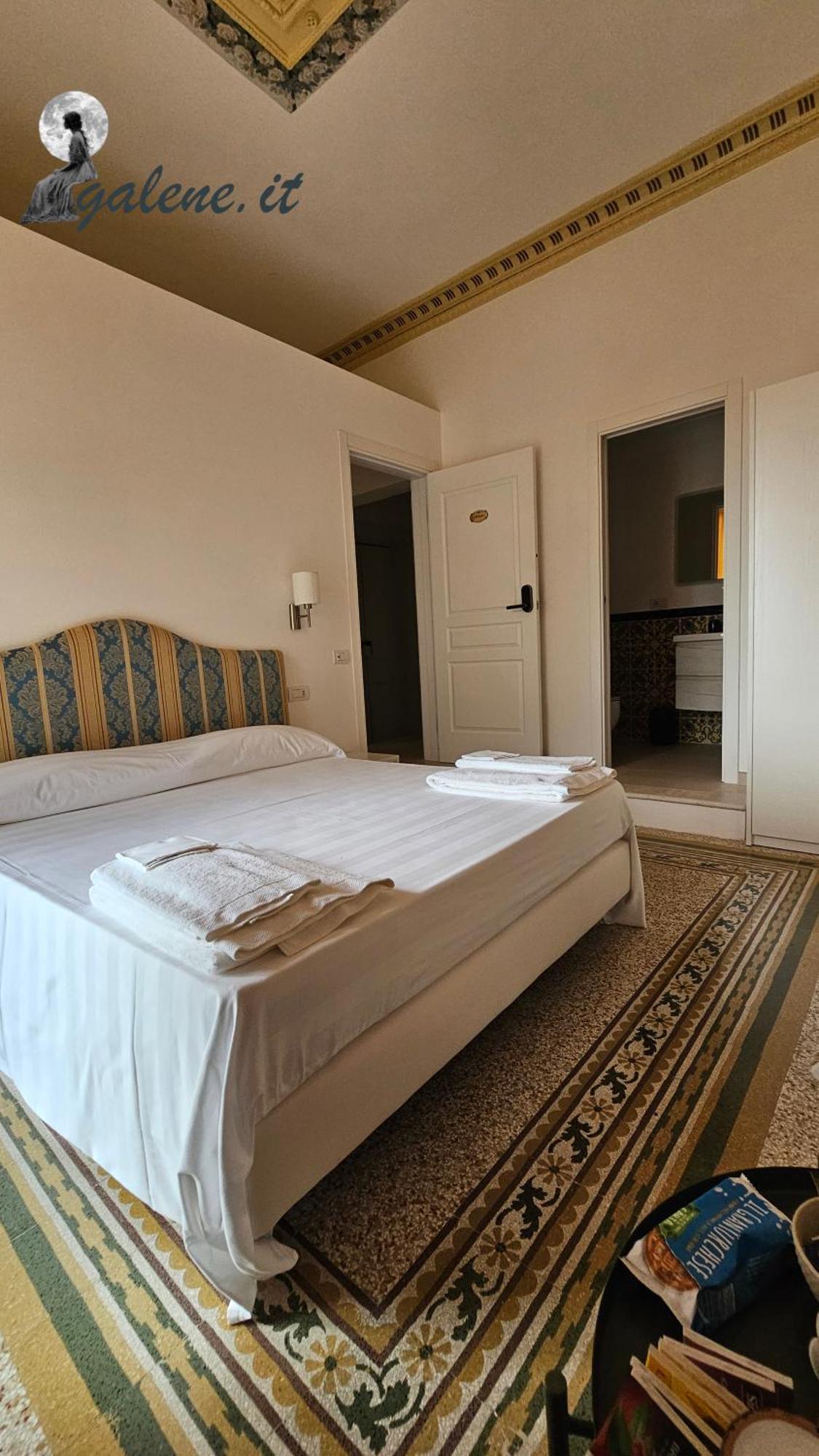 Galene - Beachfront In Costa D'Amalfi Maiori Ngoại thất bức ảnh