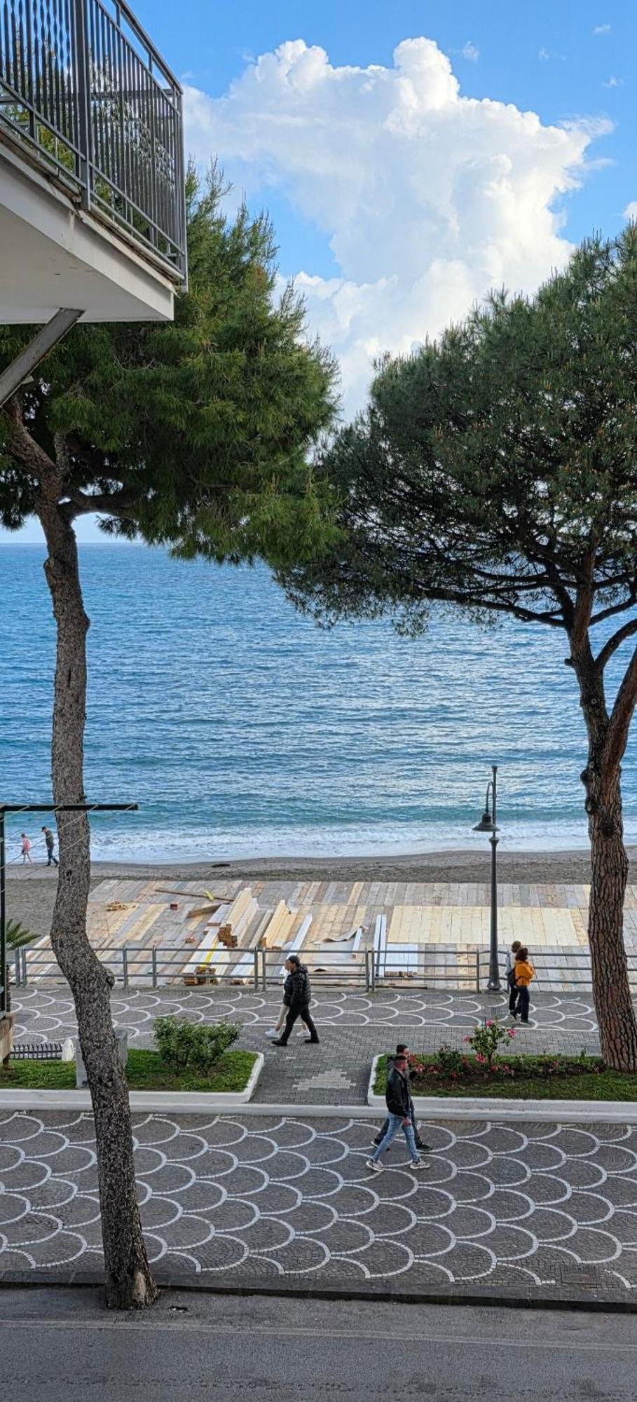 Galene - Beachfront In Costa D'Amalfi Maiori Ngoại thất bức ảnh